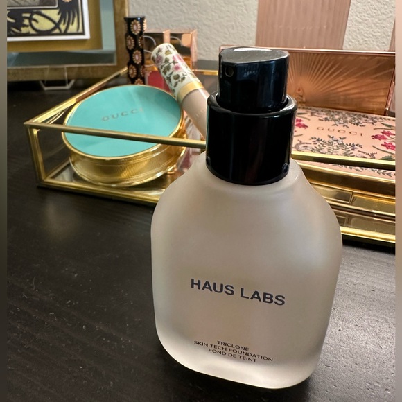 Haus Labs Foundation - Picture 3 of 8